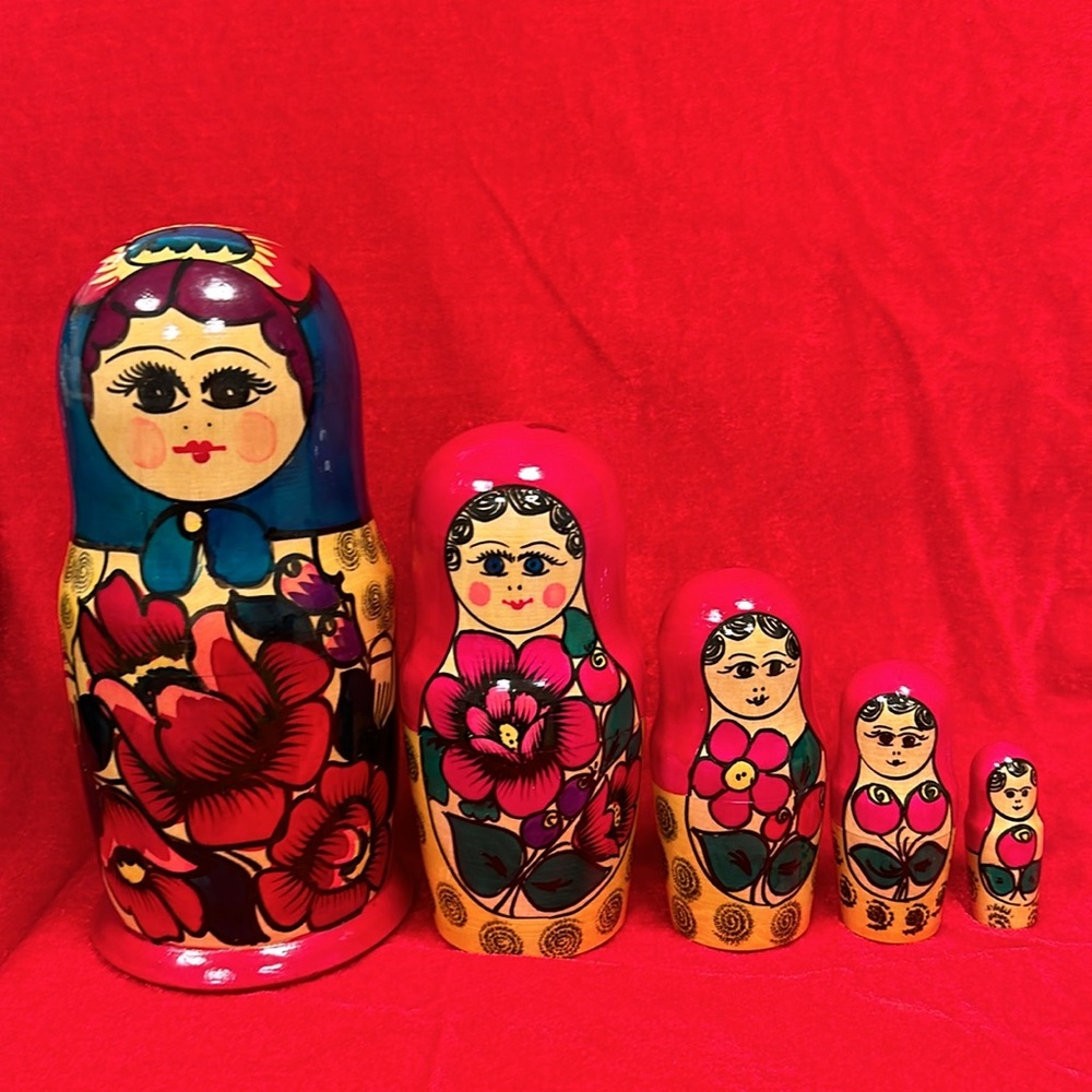 Vintage Hand Painted Nesting Dolls